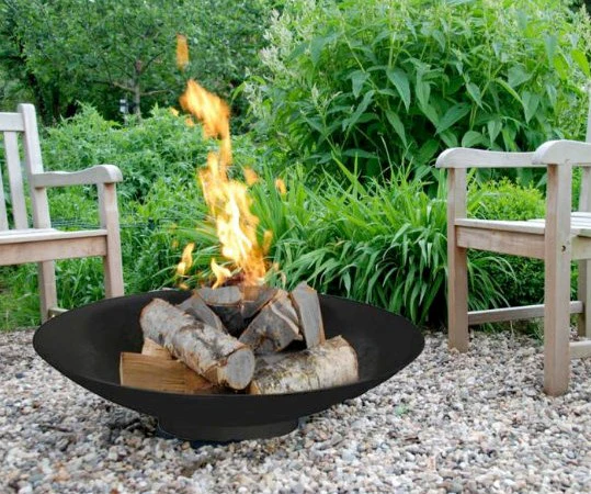 Outdoor fire pit